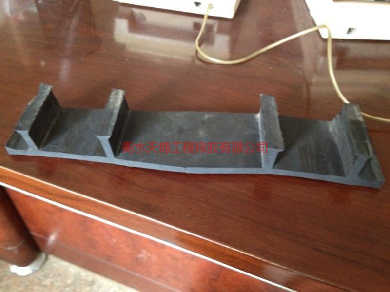 供應(yīng)天津背貼式橡膠止水帶廠家報(bào)價(jià)