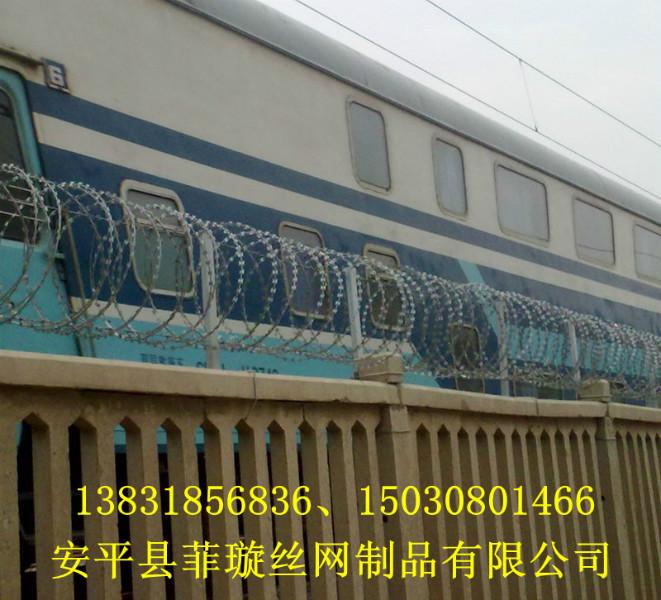 鐵路刺絲滾籠菲璇鐵路刺絲滾籠/國(guó)家鐵路重點(diǎn)刺絲滾籠生產(chǎn)商