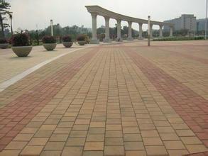供應(yīng)黃石鎮(zhèn)路面磚生產(chǎn)廠家電話，黃石鎮(zhèn)路面磚價(jià)格，黃石鎮(zhèn)路面磚批發(fā)商