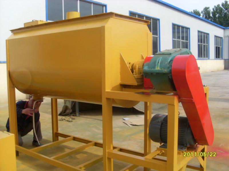 供應(yīng)臥式飼料攪拌機(jī)組飼料機(jī)械廠家