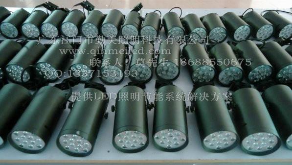 供應(yīng)LED12W高亮服裝店照明射燈丨LED導(dǎo)軌射燈