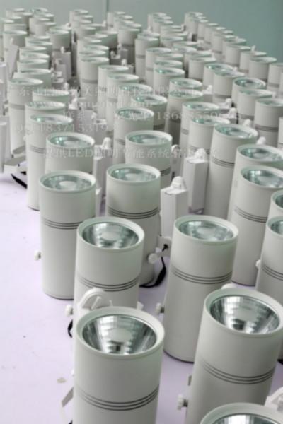 供應(yīng)30W大功率LED超低功耗軌道燈丨服裝店照明射燈