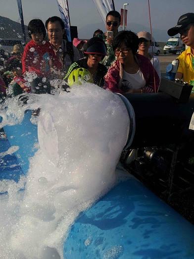 供應(yīng)?？谂蓪ε菽瓩C；戶外噴射式泡沫機；沙灘造雪泡沫機