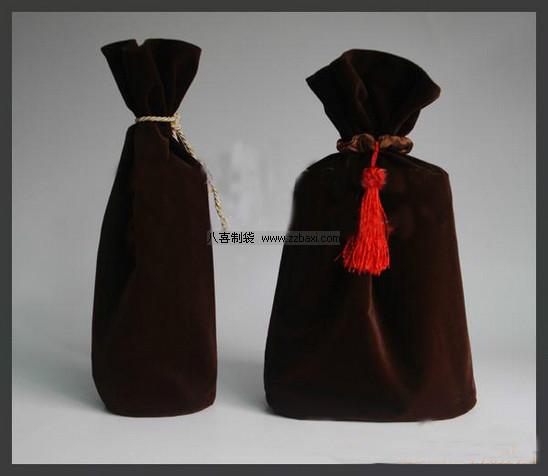 供應(yīng)鄭州定做白酒包裝袋絨布酒袋定做品質(zhì)保證