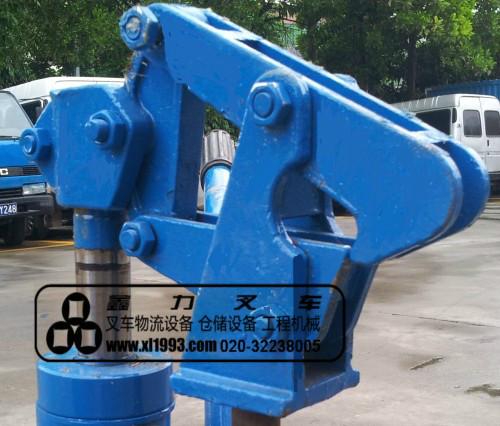 供應(yīng)手動(dòng)型搬運(yùn)油桶車，抱式升降油桶車，旋轉(zhuǎn)倒料油桶車，手動(dòng)推動(dòng)油桶車