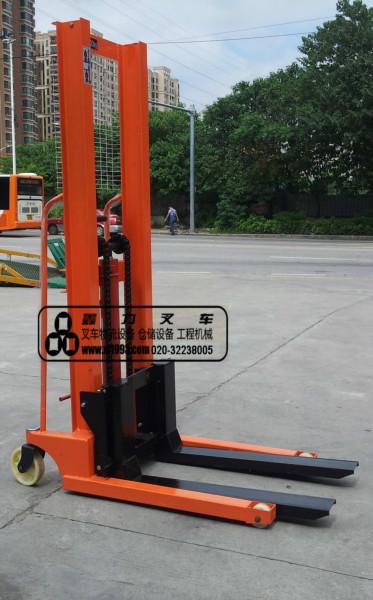 供應(yīng)普通款堆高叉車廠家直銷手動堆高車 手動堆垛機  堆高車XLYT2T-16