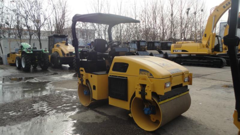 供應(yīng)濟(jì)寧3噸雙鋼輪壓路機(jī)