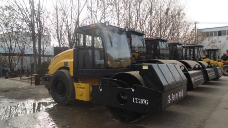 供應(yīng)單鋼輪振動壓路機(jī)，LT207G單鋼輪振動壓路機(jī)，洛陽路通壓路機(jī)廠