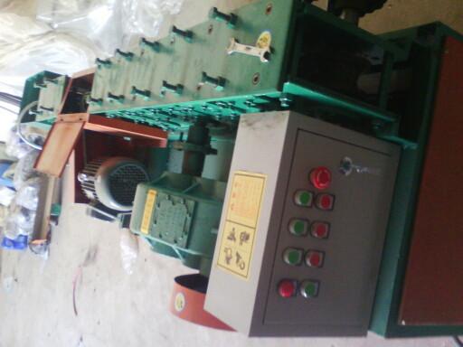 供應48-52鋼管調(diào)直除銹機