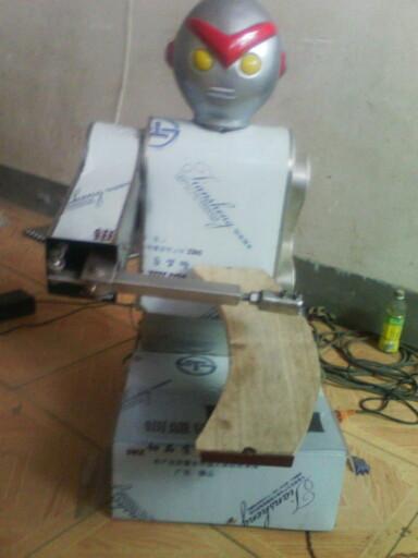 宏旺機(jī)器人刀削面機(jī)圖片