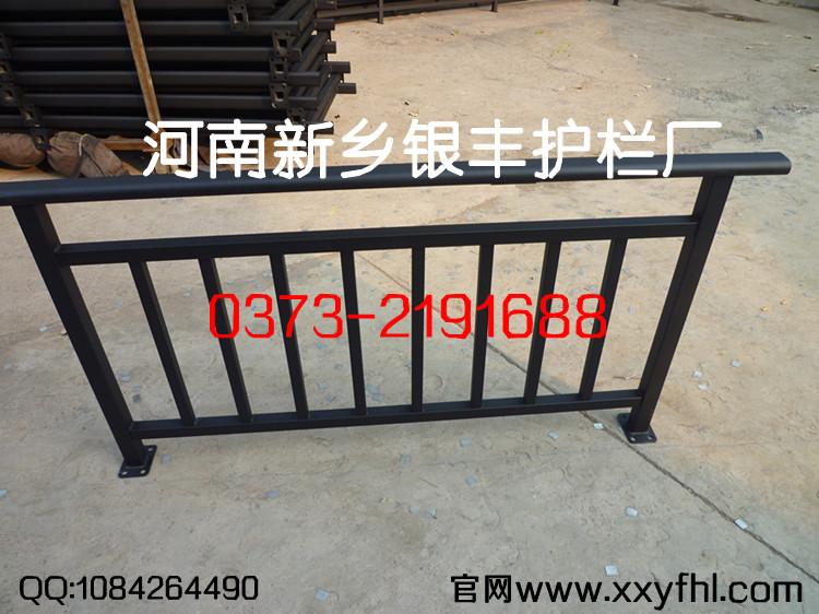 供應(yīng)河南陽臺護欄供應(yīng)商鋅合金護欄