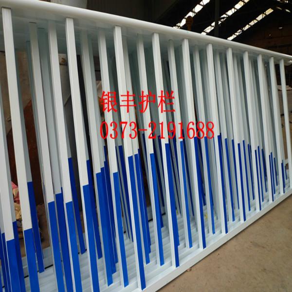 供應(yīng)河南鋅鋼市政交通安全護(hù)欄生產(chǎn)廠家