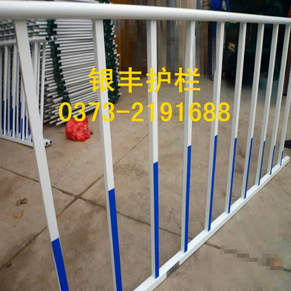 市政交通隔離鋅鋼護(hù)欄生產(chǎn)基地圖片