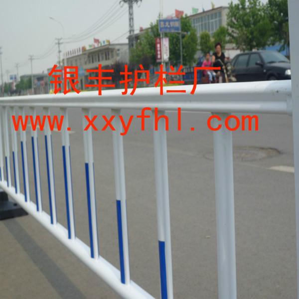 供應(yīng)河南鋅鋼市政交通安全護(hù)欄生產(chǎn)廠家