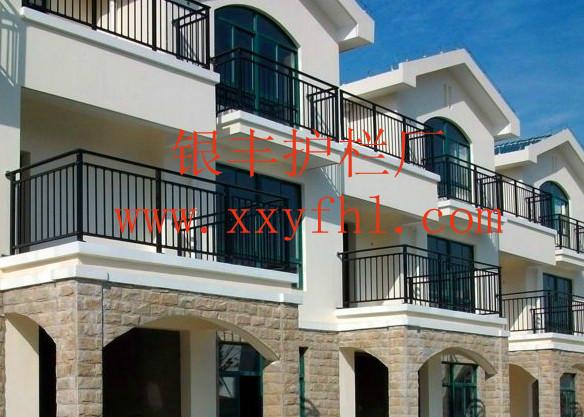 供應(yīng)金屬護(hù)欄廠熱鍍鋅護(hù)欄鐵藝護(hù)欄