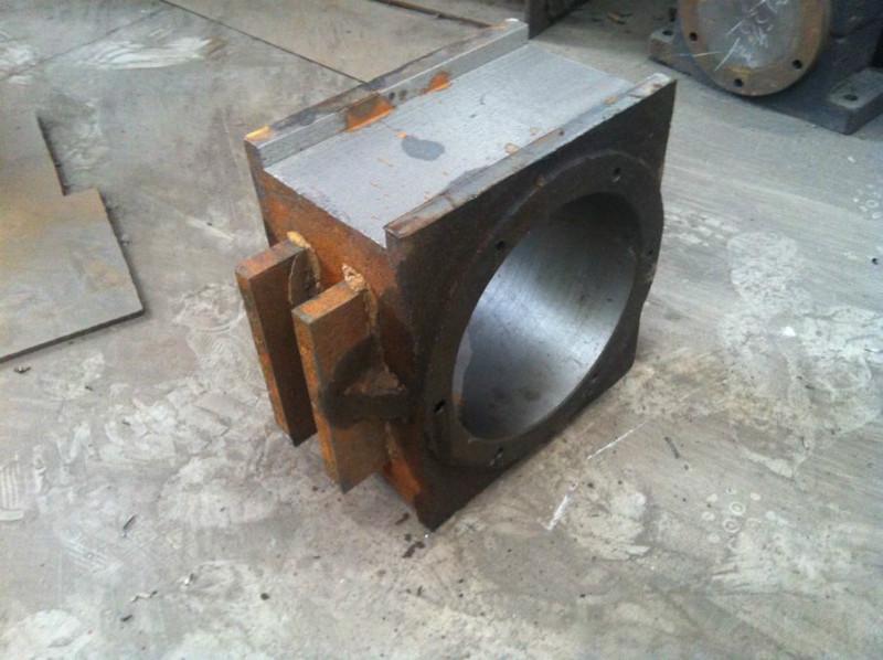 供應(yīng)9001200高錳鋼輥皮配件廠