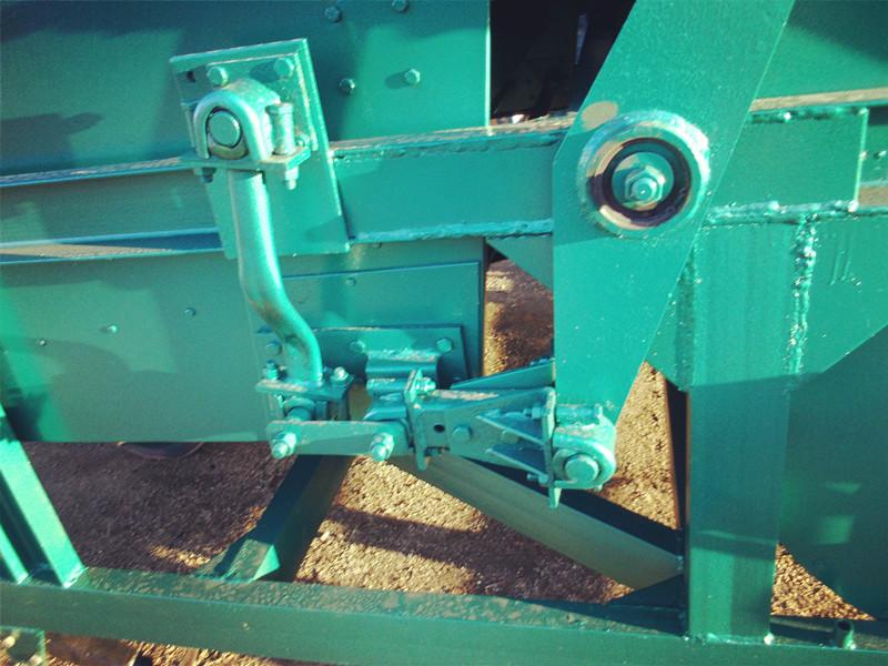 供應(yīng)小麥清選機(jī)價格多少，小麥清選機(jī)生產(chǎn)廠家，小麥清選機(jī)廠家電話