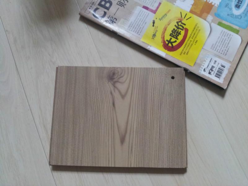 地板強化復合地板生產(chǎn)廠家直銷8mm工程地板