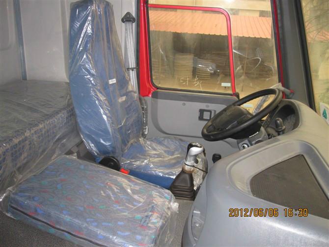 供應豪沃重型牽引車國四標準ZZ4257N3247D1半掛車