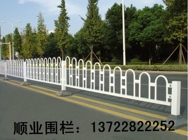 供應市政護欄京式護欄鐵藝護欄網(wǎng)道路護欄