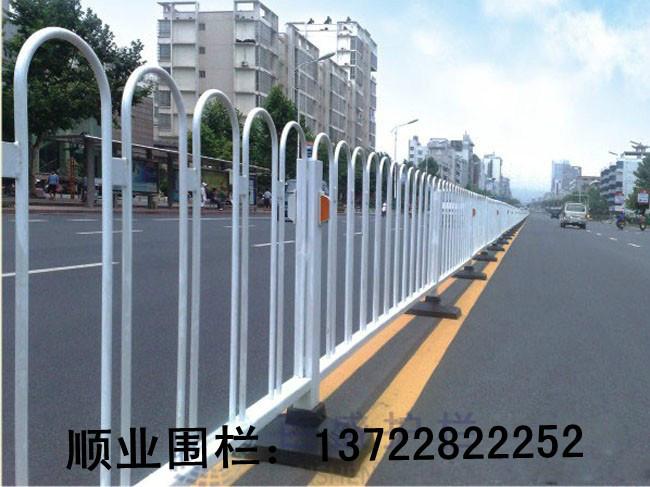 供應市政護欄京式護欄鐵藝護欄網(wǎng)道路護欄