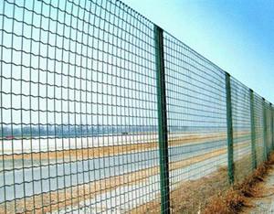 養(yǎng)殖圍欄網(wǎng)圈地護欄網(wǎng)浸塑荷蘭防護網(wǎng)廠家石家莊博聯(lián)