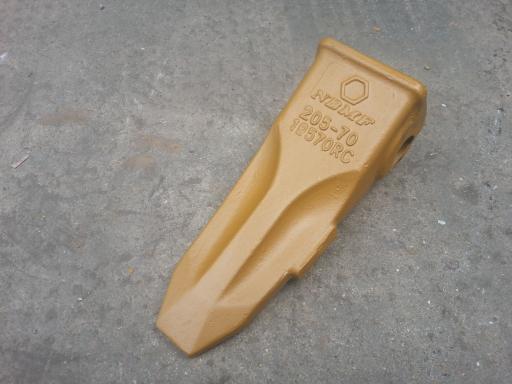 供應(yīng)小松PC200挖掘機耐磨部件鑄造斗齒