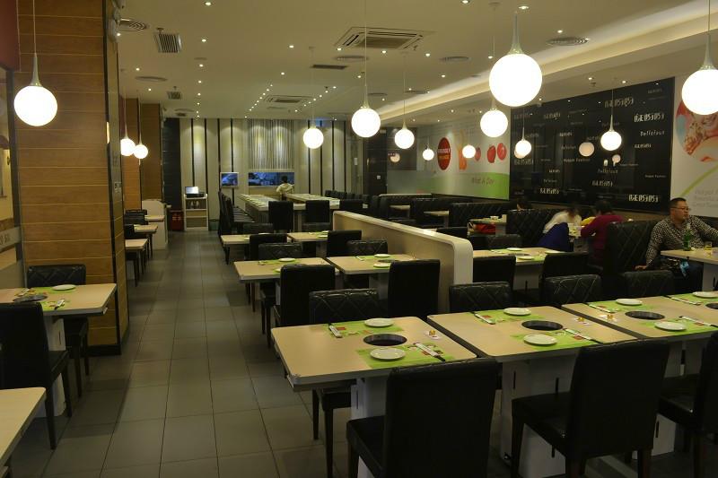 供應(yīng)涮涮鍋火鍋桌椅/火鍋桌椅廠家批發(fā)/火鍋桌椅供應(yīng)商