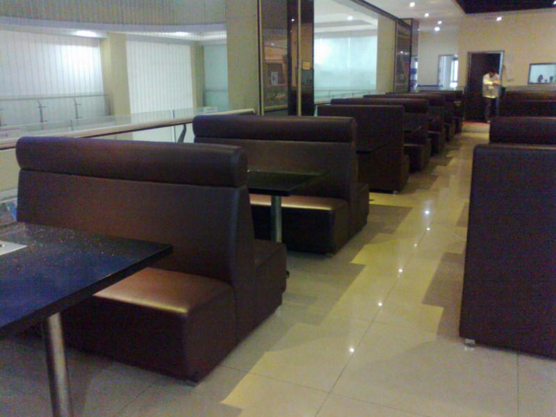 供應餐廳桌椅/餐桌椅擺放/餐廳桌椅廠家批發(fā)/聚焦美