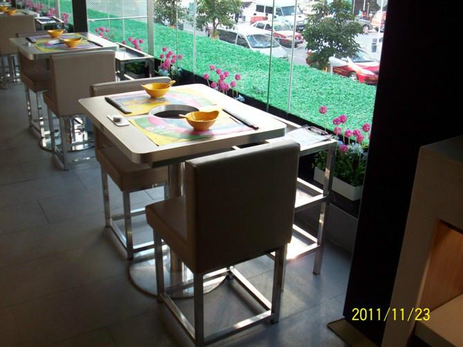 供應(yīng)涮涮鍋火鍋桌椅/火鍋桌椅廠家批發(fā)/火鍋桌椅供應(yīng)商