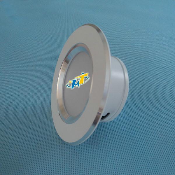 供應(yīng)白金防霧筒燈外殼-中山LED筒燈外殼廠家-新款筒燈外殼