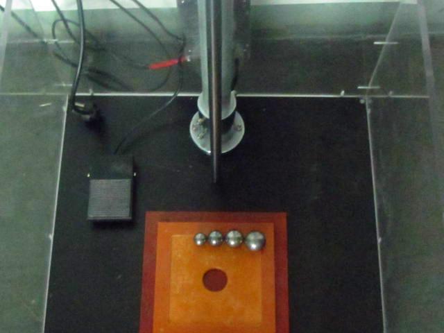 供應(yīng)鋼球跌落試驗(yàn)機(jī),落球自由跌落試驗(yàn)
