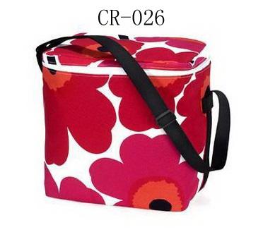 供應(yīng)義烏坤泰箱包生產(chǎn)廠家冰包主題