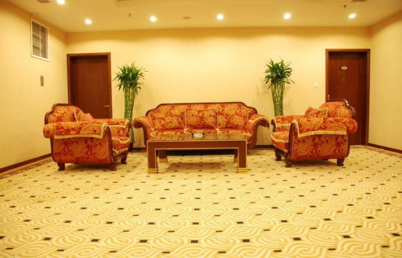 昆明地毯清洗找*最專業(yè)的清洗公司-家潔士 15388844436