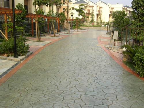 供應(yīng)3mm表層混凝土水泥壓模地坪——專業(yè)壓模地坪施工