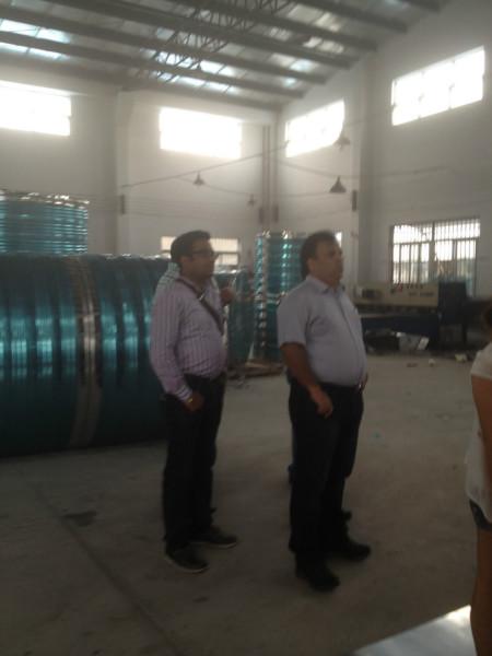 不銹鋼圓柱形水箱系列-專業(yè)定做工程水箱-酒店保溫設(shè)備