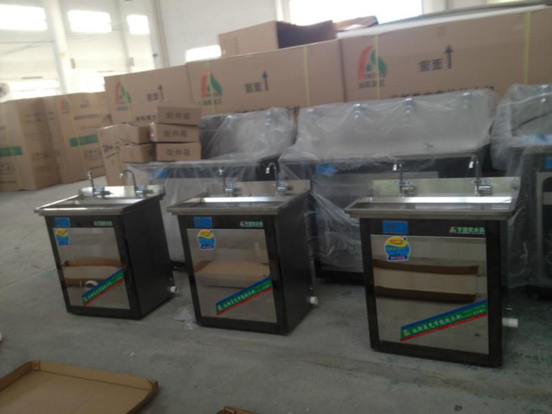 選購(gòu)茂名不銹鋼幼兒園飲水機(jī)-茂名節(jié)能開(kāi)水器廠家直銷價(jià)