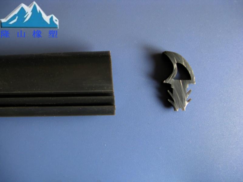 供應(yīng)專業(yè)硅膠密封條，各類門封條，電器密封條，機(jī)器設(shè)備密封條