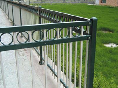 供應(yīng)深圳恒鑫護(hù)欄廠 寶安護(hù)欄定做 西鄉(xiāng)護(hù)欄制作安裝設(shè)計(jì)報(bào)價(jià)