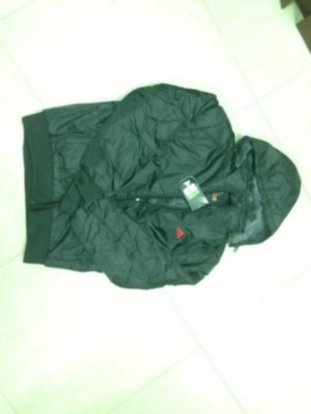 供應(yīng)原單正品李寧特步喬丹尾貨批發(fā)