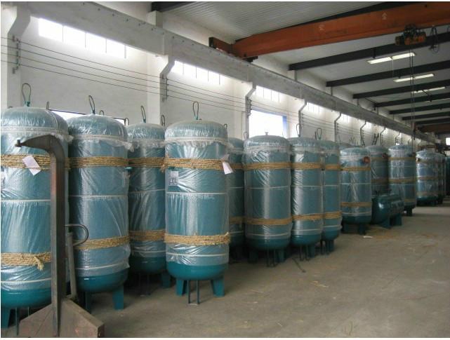 供應(yīng)儲(chǔ)氣罐