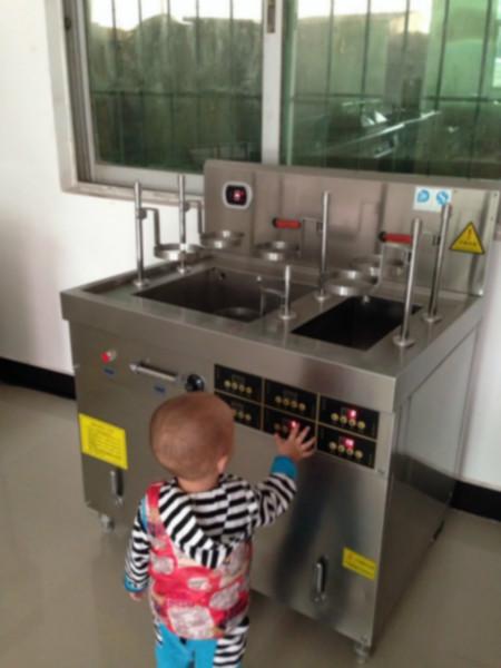 全自動(dòng)煮面機(jī)，智能升降煮面機(jī)