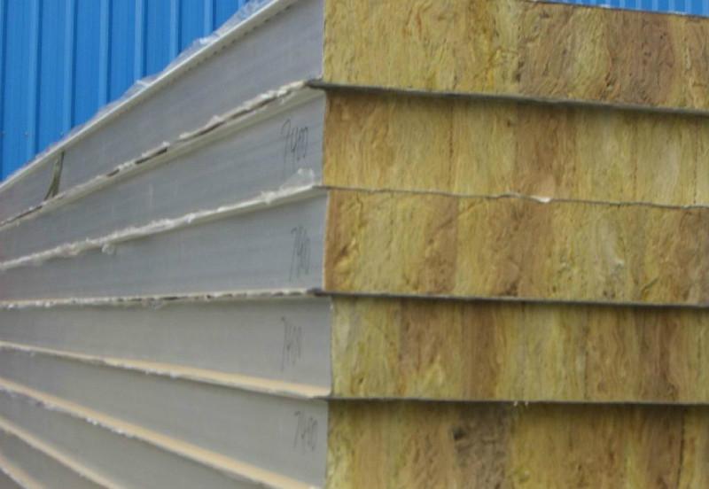 供應(yīng)彩鋼夾芯板批發(fā)價格