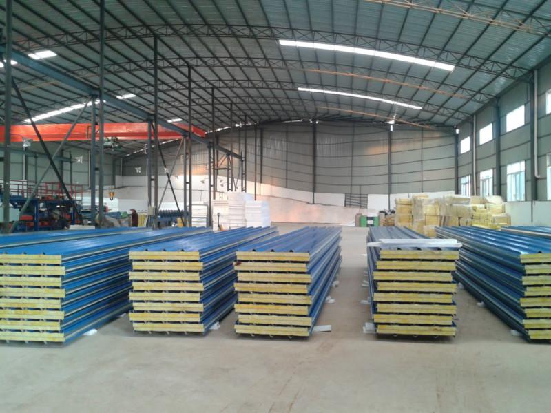 供應(yīng)云南玻璃棉彩鋼瓦楞板