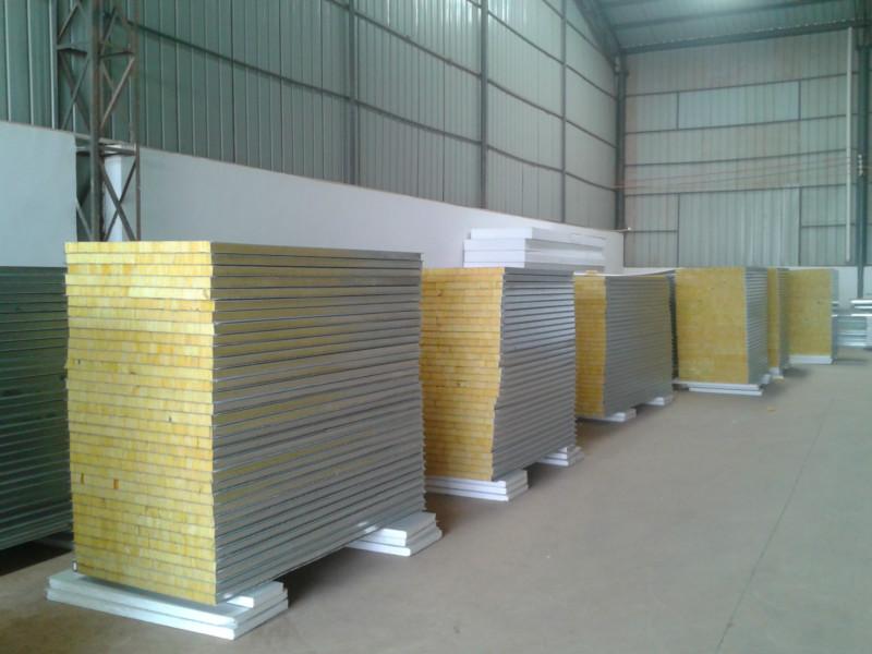 供應巖棉彩鋼復合板昆明生產廠家供應商；供應巖棉彩鋼復合板玉溪生產廠家