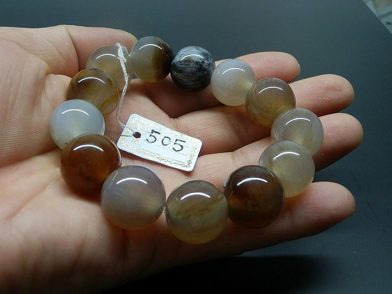 供應(yīng)天津*樹化玉手串佛珠玉石手鏈