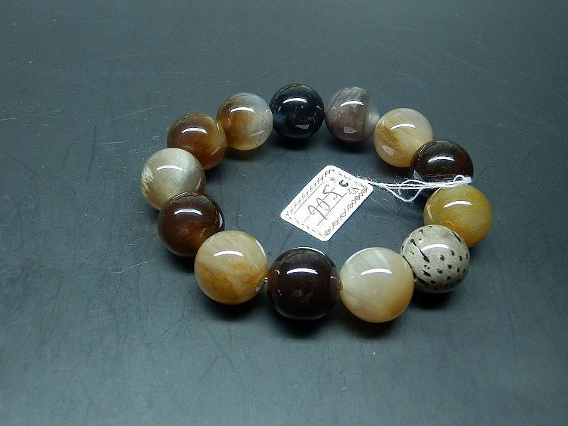 供應(yīng)西安樹化玉手鏈佛珠玉石手串