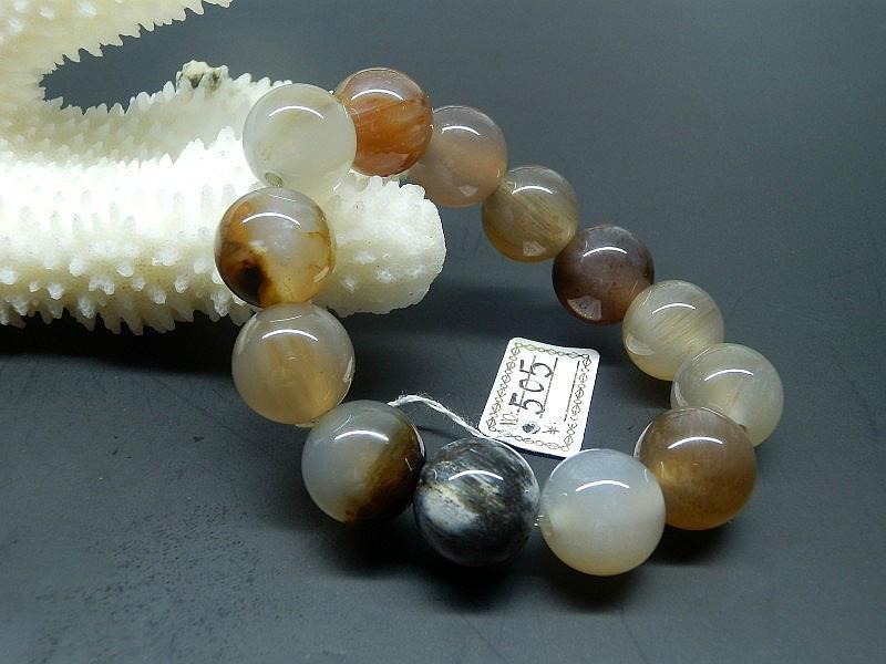 供應(yīng)天津*樹化玉手串佛珠玉石手鏈