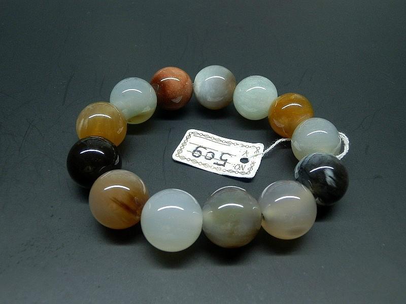 供應(yīng)廣東*樹化玉手鏈佛珠手串*