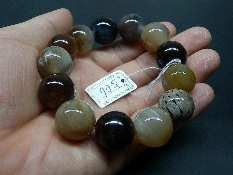 供應(yīng)西安樹化玉手鏈佛珠玉石手串